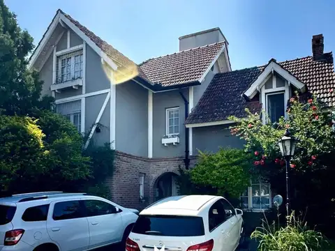 Casa 5 ambientes con 3 baños