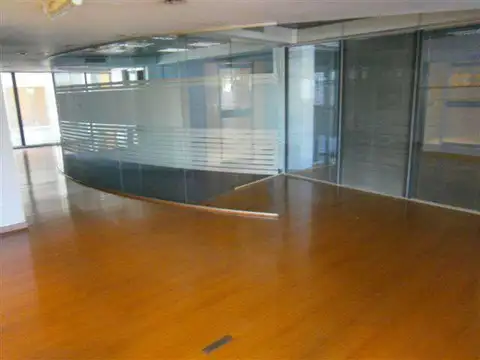 Oficina en Alquiler al Norte