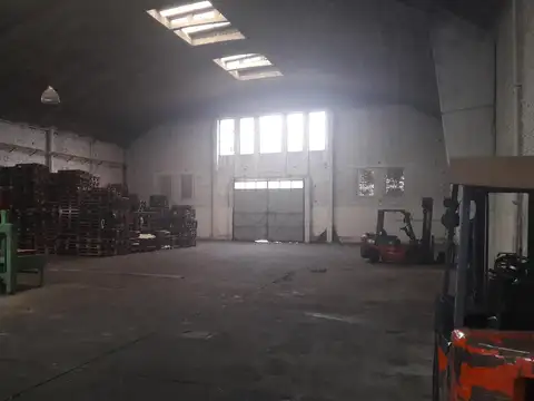 Depósito de 1102m2 en Lomas del Mirador