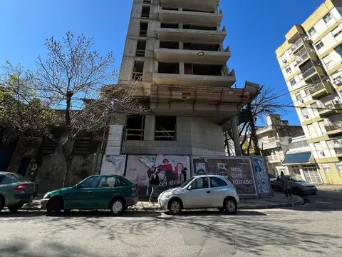 Local en en esquina en construcción excelente calidad Iriondo y San juan Rosario
