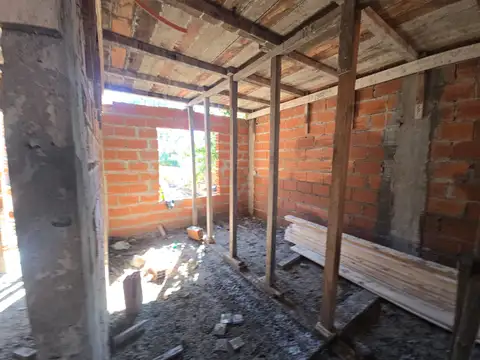 Casa 3 ambientes con 1 baño