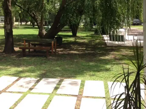 COMPLEJO DE CABAÑAS EN BARRIO PARQUE GIRADO CHASCOMÚS