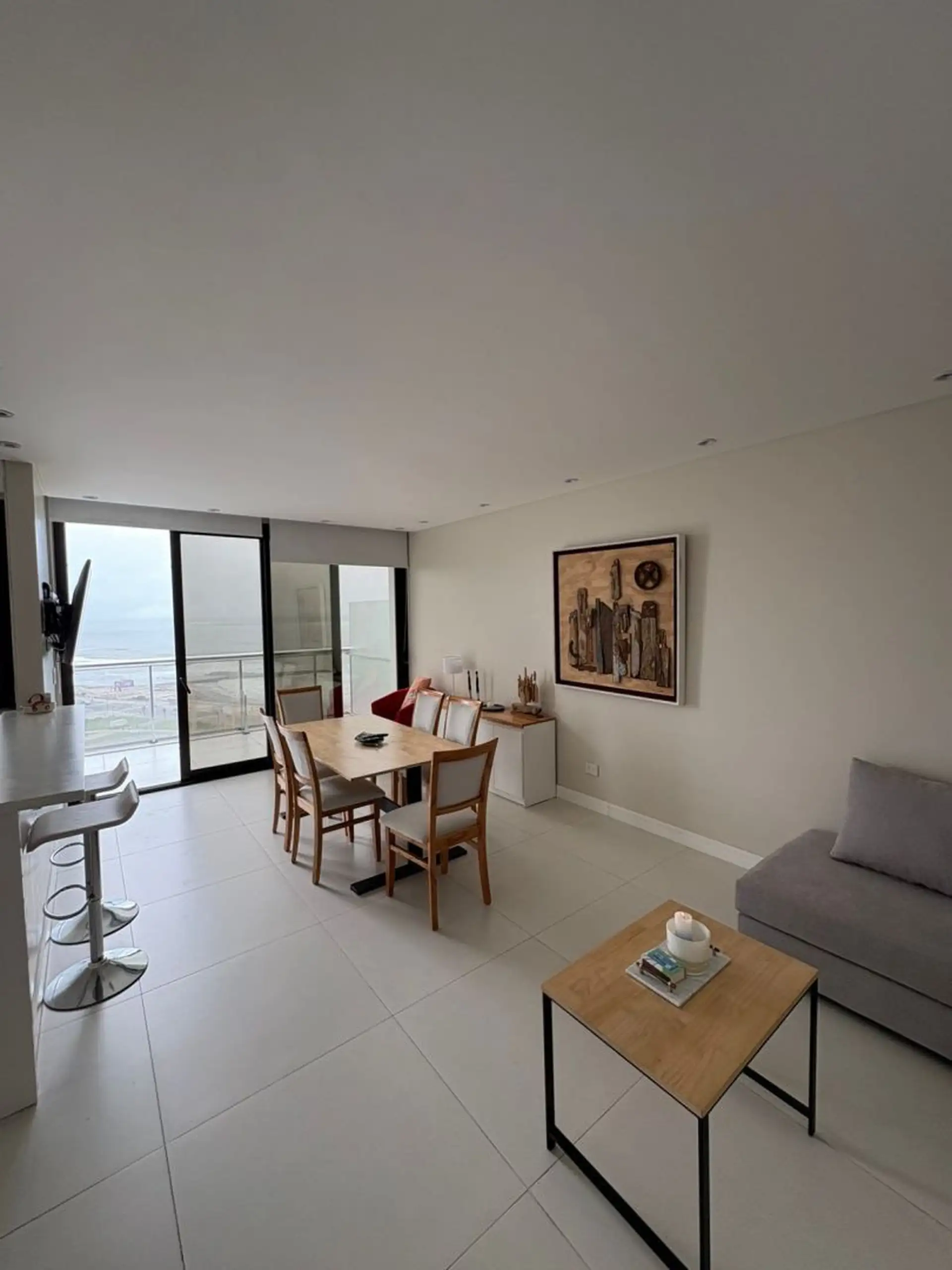 venta de 2 ambientes CON COCHERA Y BAULERA a la calle con vista plena al mar