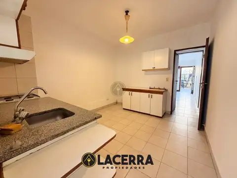 Triplex 3 ambientes con cochera y patio en ALQUILER
