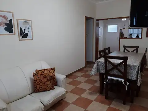 Depto Tipo Casa 4 ambientes con 1 baño