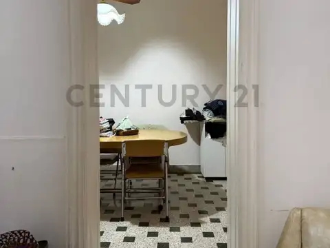 Casa 10 ambientes con 1 baño
