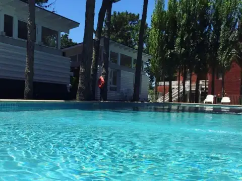 Departamento 4 ambientes con dependencia de servicio