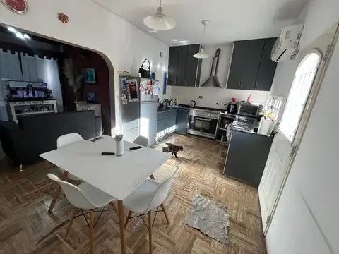 Casa 5 ambientes con 3 baños