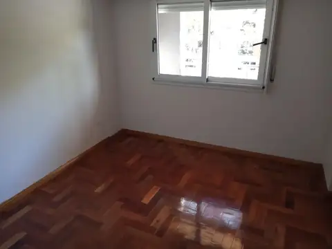 2 Ambientes  con Balcon  Montes de Oca 1500 Barracas