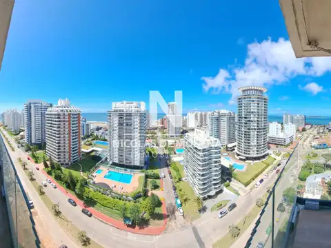 Venta de Apartamento 3 Dormitorios - Torres del Este - Punta del Este