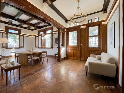 Casa 8 ambientes con 4 baños
