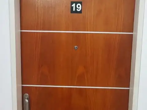 Monoambiente con cochera cubierta