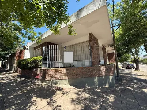 Casa con 1 dorm mas escritorio o segundo dorm. y jardin