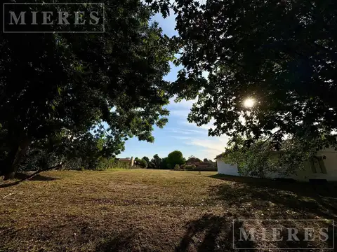 Lote de 1002m² en venta en Los Alcanfores, Pilar