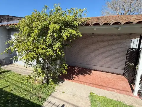 Depto Tipo Casa en Alquiler de 3 ambientes