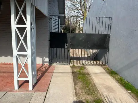 Depto Tipo Casa en Alquiler de 2 dormitorios