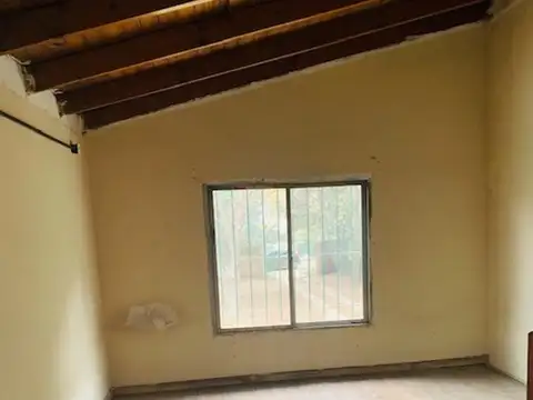 Casa 2 ambientes con 1 baño