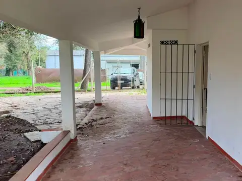Casa 4 ambientes con 1 baño