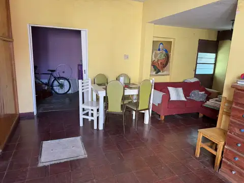 Casa 2 ambientes con 1 baño