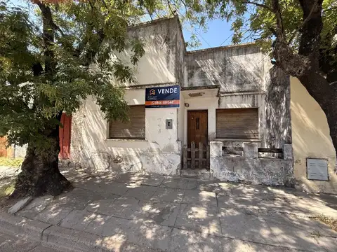 CASA EN VENTA A REFACCIONAR