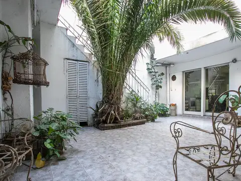 Casa 5 ambientes con 2 baños