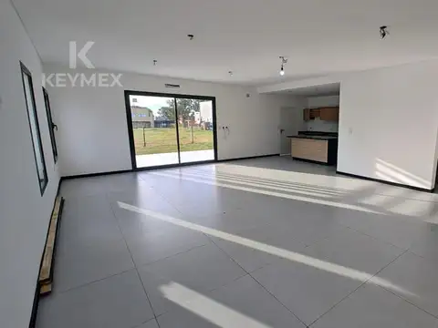 Casa en Venta en Pilar Del Este - Santa Sofia, USD 185.000