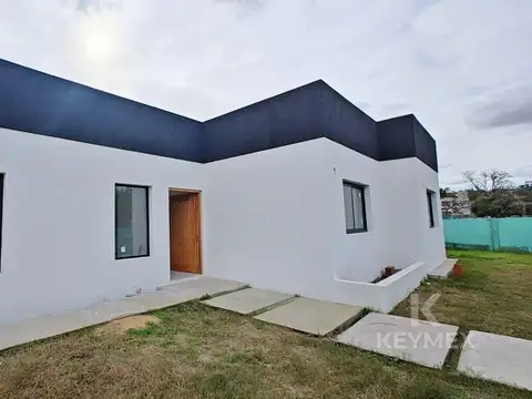 Venta Casa Santa Sofía - 3 dormitorios- Pilar del Este