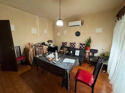 Casa 4 ambientes con 1 baño