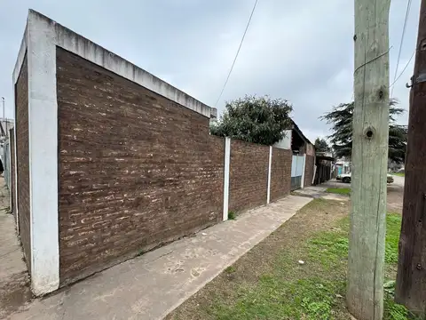 VENTA CASA 4 AMB MAS CARPINTERIA