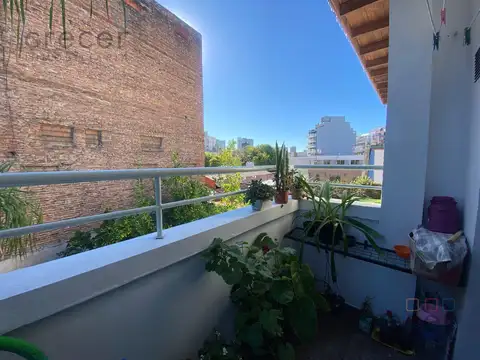 Alquiler departamento amoblado moderno 3 dormitorios con balcón en Colegiales