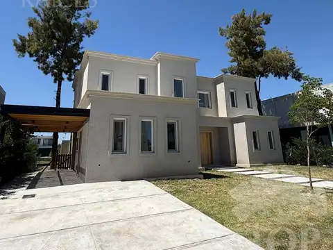 Venta de Casa a la laguna en Santa Ana, Villanueva
