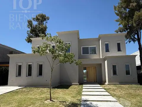 Venta hermosa casa a la laguna, Av. Italia 4331, Barrio Santa Ana, Villanueva