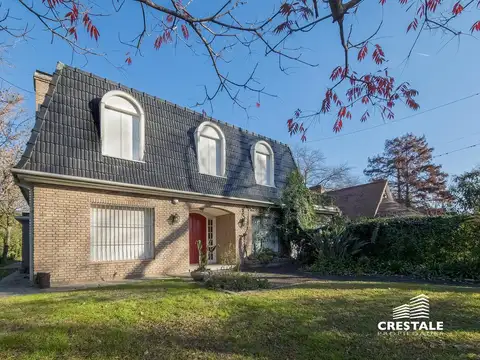 Venta / permuta - Casa 4 dormitorios con jardín y piscina - Fisherton, Rosario.