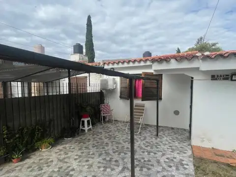 CASA EN VENTA 2 DORM EN BARRIO MATIENZO