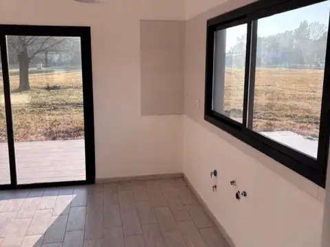 Casa en Venta en Area 60, USD 160.000