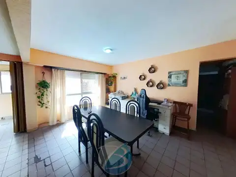 3 ambientes luminoso en planta baja.