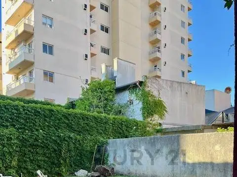 VENTA PH EN PLANTA BAJA , ENTRADA INDEPENDIENTE, GARAGE Y JARDIN CON PISCINA!