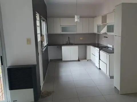 Depto Tipo Casa en Alquiler de 3 dormitorios