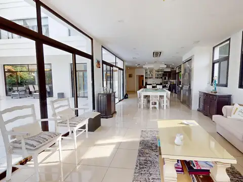 VENTA CASA 6 AMBIENTES CON PILETA EN SAN CARLOS COUNTRY