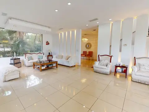 VENTA CASA 6 AMBIENTES CON PILETA EN SAN CARLOS COUNTRY