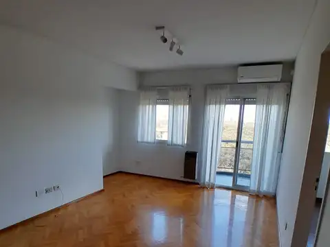 con balcón, pileta y SUM
