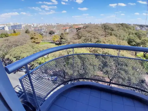 con balcón, pileta y SUM