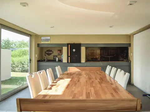 Venta casa de categoría tres dormitorios en Causana Villa Carlos Paz