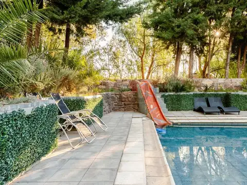 Casa 10 ambientes con 8 baños