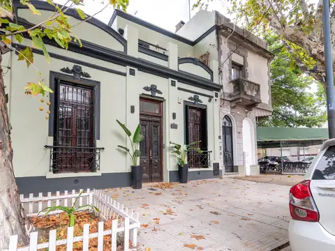 Casa 4 Ambientes Reciclada a Nuevo • 3 Baños • 180 m² • Villa Devoto
