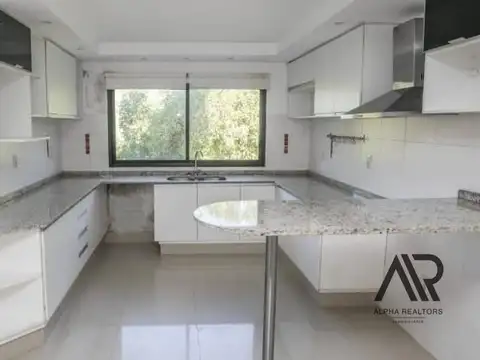 Excepcional Casa 5 Dormitorios Barrio Carmel