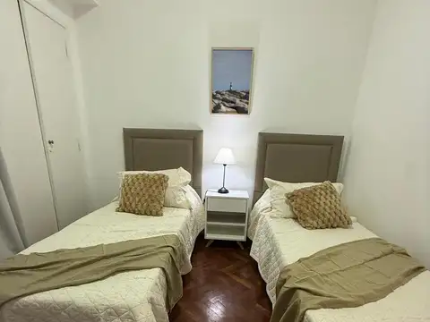 Departamento 3 amb, interno con 2 patios