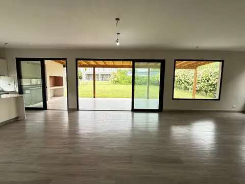 Casa en Venta en Pilar, USD 298.000