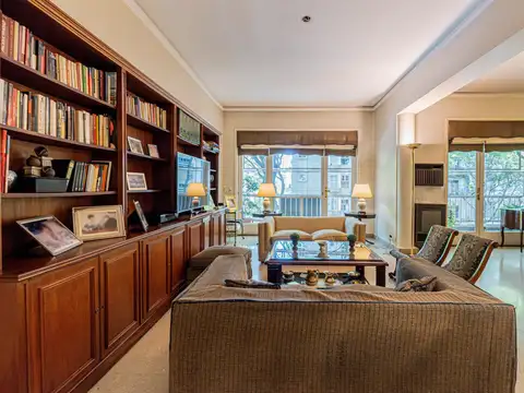 Venta Departamento 5 ambientes piso completo con balcones – Recoleta