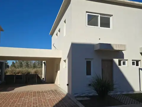 Casa en ALQUILER - CHIC Village PILAR